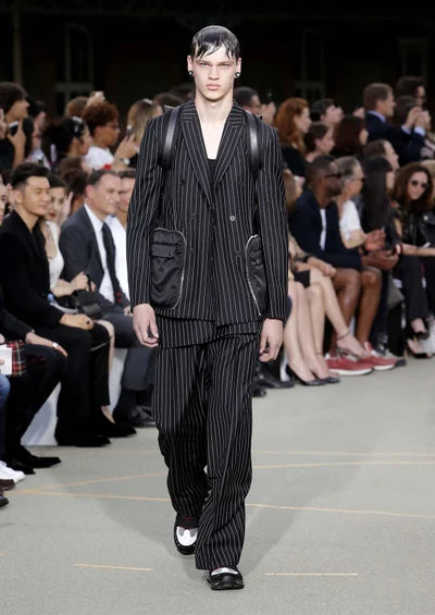 Look 10